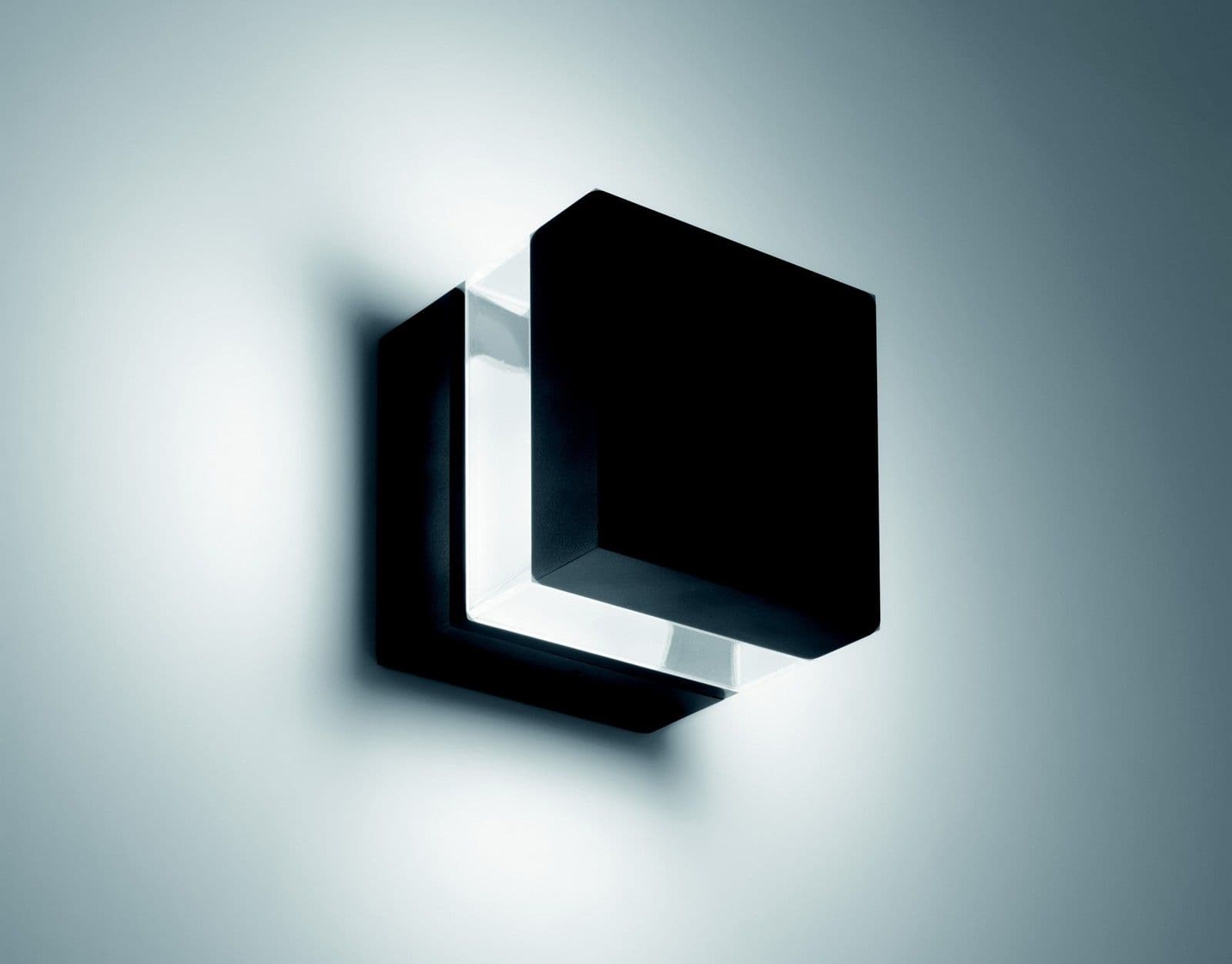 Lampada da Parete per esterni Testragono di Artemide in Lampade da parete Brilla Luce - Sarzana, commercioVirtuoso.it