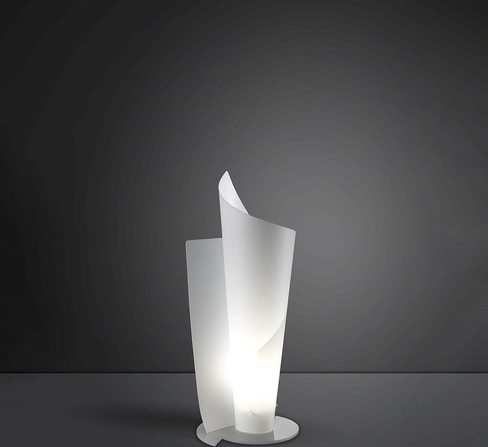Lampada-Da-Tavolo-Moderna-A-1-Luce-Vela-In-Polilux-Bianco-H50-Made-In-Italy