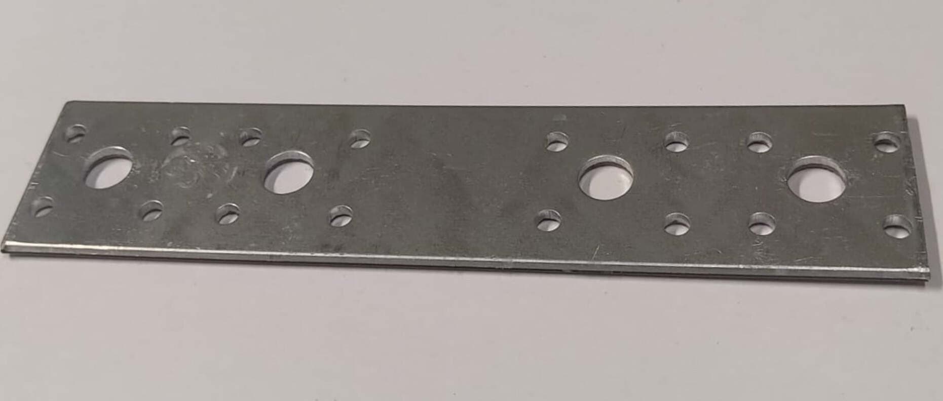 LASTRINA-PIANA-DI-GIUNZIONE-180x40x2MM---IN-ACCIAIO-ZINCATO