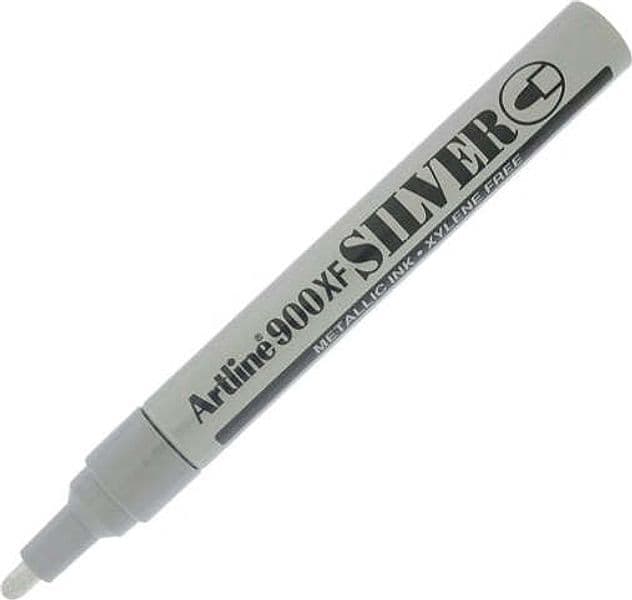 Marcatore permanente A 900 - a vernice - punta tonda - 2 3 mm - argento - Artline Cancelleria e prodotti per ufficio/Penne matite scrittura e correzione/Marcatori ed evidenziatori/Pennarelli indelebili e marcatori Eurocartuccia - Pavullo, Commerciovirtuoso.it