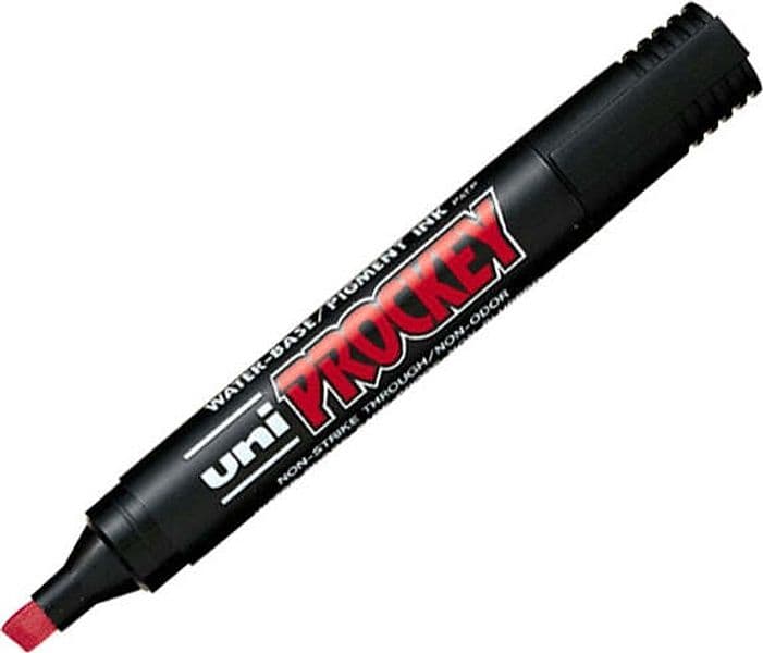 Marcatore Uni Prockey M126 - punta a scalpello da 1 00-5 70mm - rosso - Uni Mitsubishi Cancelleria e prodotti per ufficio/Penne matite scrittura e correzione/Marcatori ed evidenziatori/Pennarelli indelebili e marcatori Eurocartuccia - Pavullo, Commerciovirtuoso.it