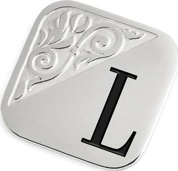 Marlù--Piastrina-quadrata-con-lettera-changy