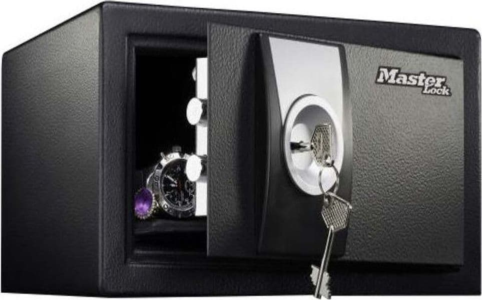 MASTER-LOCK---PICCOLA-CASSAFORTE-CON-CHIAVE-28,6x21,3x16,3CM