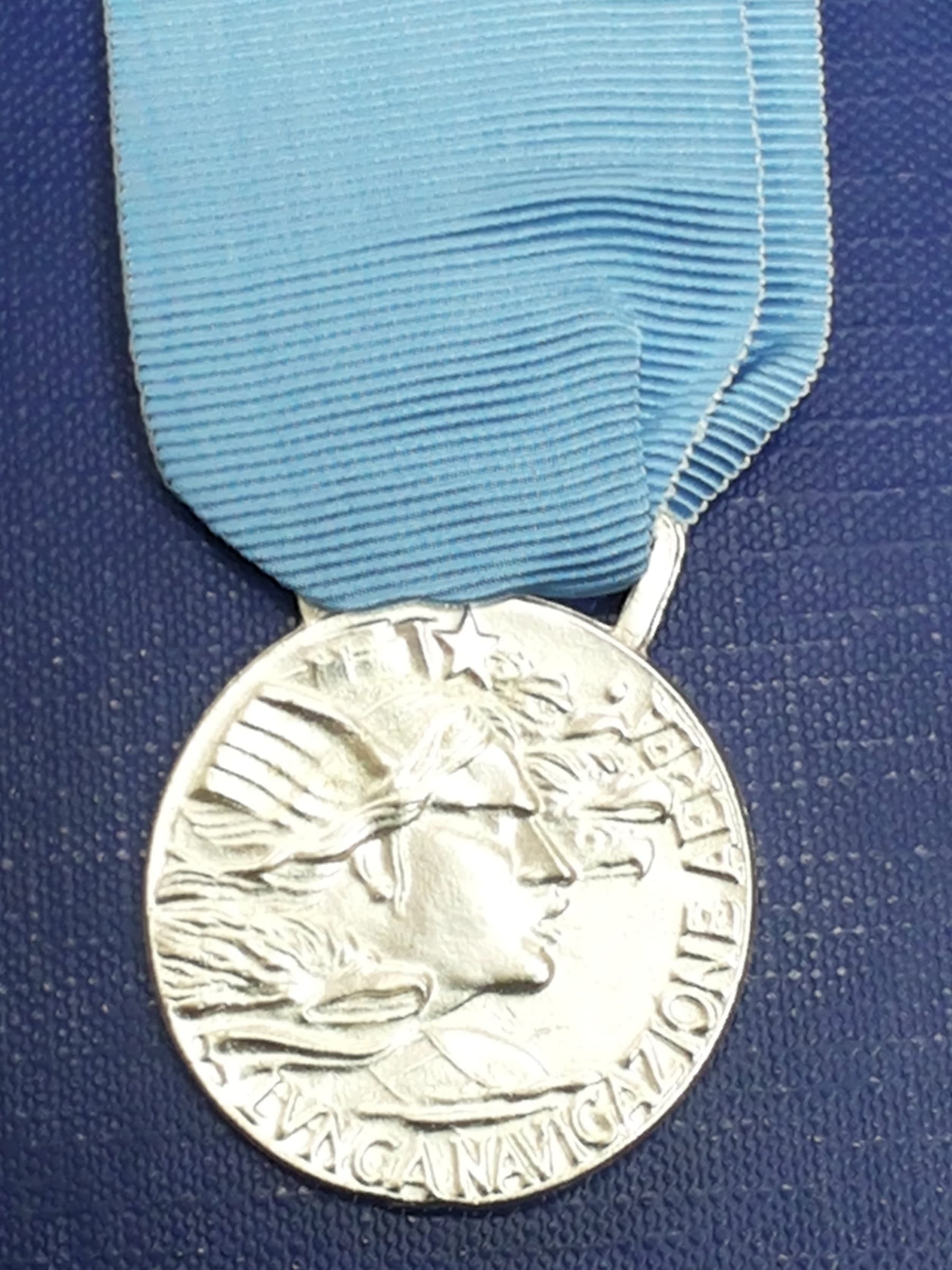 Medaglia Lunga Navigazione Aerea Oro Argento Bronzo Made In Italy Artigianale Sport e tempo libero/Accessori/Trofei medaglie e premi/Medaglie Il Distintivo - Pesaro, Commerciovirtuoso.it