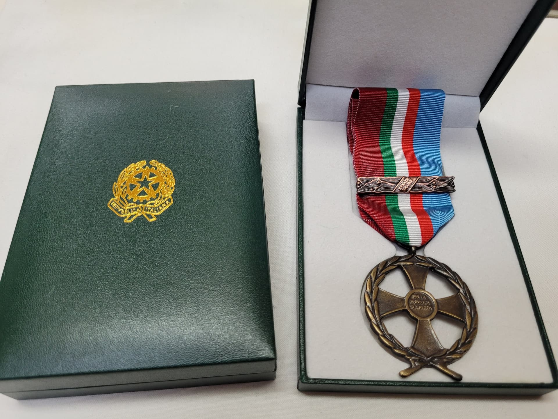 Croce decorazione Operazione Vespri siciliani con scatola Repubblica Italiana in Medaglie Il Distintivo - Pesaro, commercioVirtuoso.it