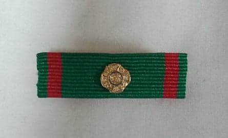 Nastrino Da Petto Ufficiale Repubblica per Uniforme Militare Sport e tempo libero/Accessori/Trofei medaglie e premi/Medaglie Il Distintivo - Pesaro, Commerciovirtuoso.it