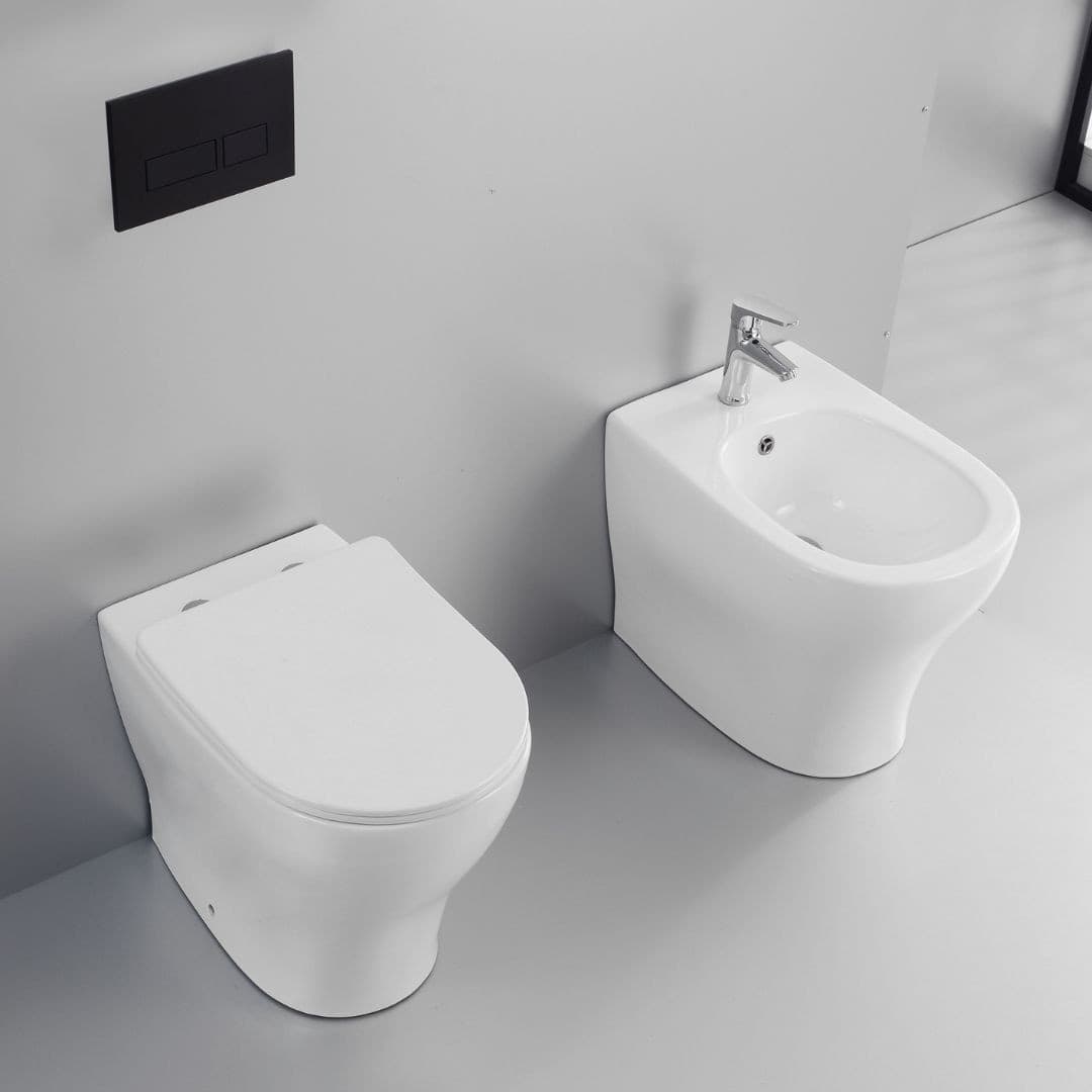 Ogomondo Coppia Sanitari FUN a Pavimento Vaso Bidet Sedile frizionato fissaggi Fai da te/Attrezzature per cucine e bagni/Attrezzature per bagni/Bidet Ogomondo - Martina Franca, Commerciovirtuoso.it