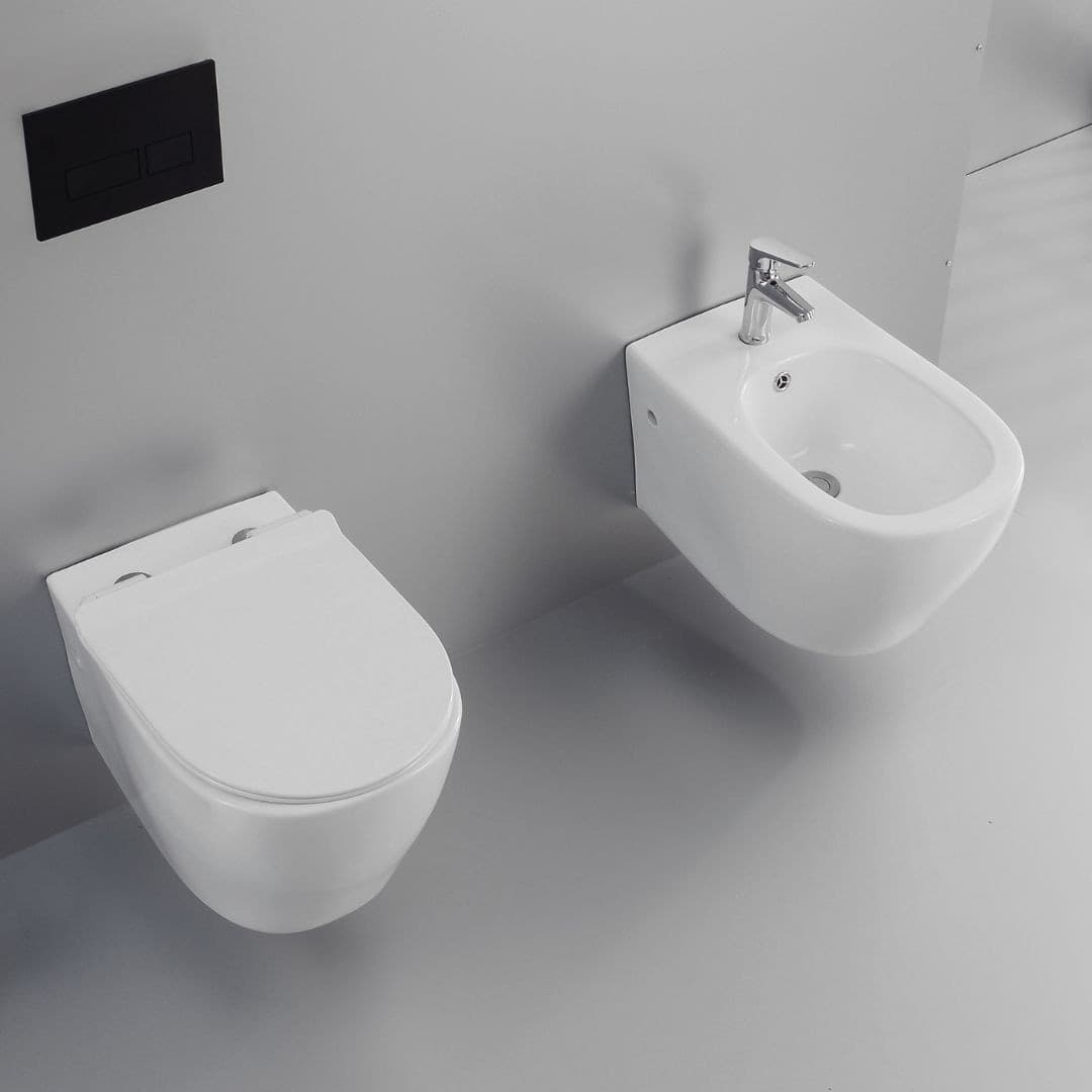 Ogomondo Coppia Sanitari FUN Sospesi Vaso Bidet Sedile frizionato fissaggi Fai da te/Attrezzature per cucine e bagni/Attrezzature per bagni/Bidet Ogomondo - Martina Franca, Commerciovirtuoso.it