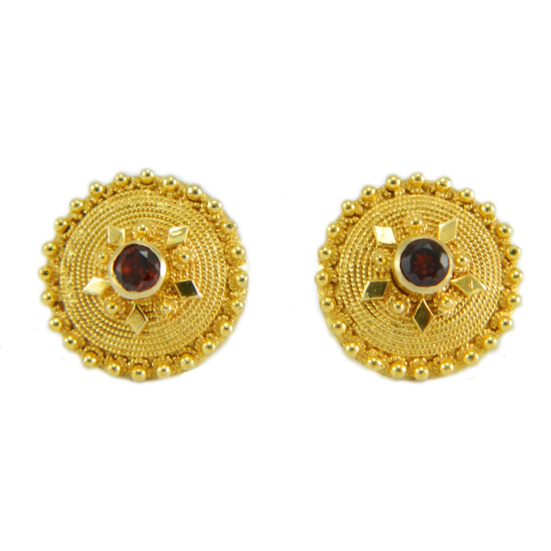 Orecchini filigrana sarda bottone in oro giallo e pietra rossa Realizzati a mano in Orecchini Gioielleria Saba - Dolianova, commercioVirtuoso.it