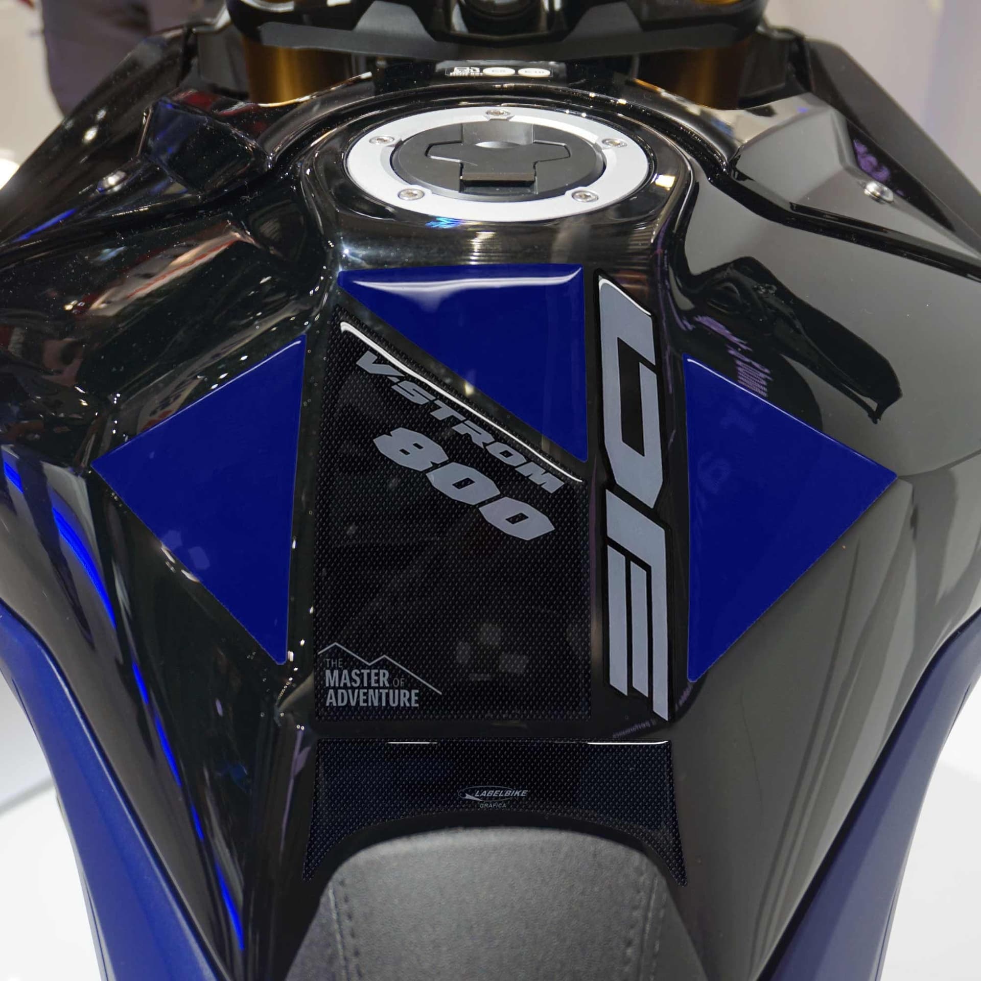 Paraserbatoio-Adesivo-3D-protezione-moto-compatibili-con-Suzuki-V-Strom-800DE