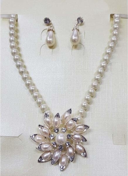 PARURE COLLANA PERLE CON CIONDOLO FIORE ORECCHINI STRASS BRILLANTINI BIGIOTTERIA