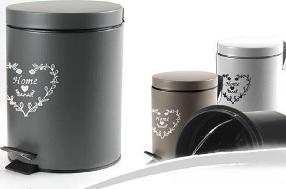Pattumiera Portaspazzatura 17x26cm 3lt Deluxe Moderno Classico Colori Ass 664465 Casa e cucina/Organizzazione interni/Rifiuti e riciclaggio/Pattumiere da cucina Trade Shop italia - Napoli, Commerciovirtuoso.it