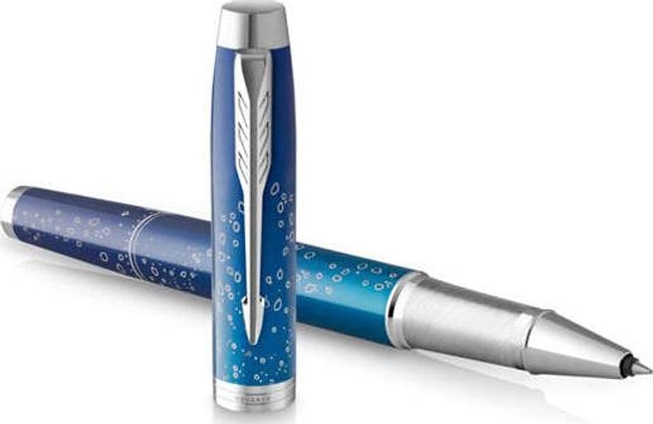 Penna roller IM SE - Submerge Deep Sea Blue - Parker Cancelleria e prodotti per ufficio/Penne matite scrittura e correzione/Matite/Portamine Eurocartuccia - Pavullo, Commerciovirtuoso.it