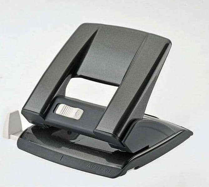 Perforatore - passo 8 cm - massimo 20 fogli - 2 fori - nero - Kartia Cancelleria e prodotti per ufficio/Archivio ufficio e accessori per scrivania/Spillatrici e perforatrici/Perforatrici Eurocartuccia - Pavullo, Commerciovirtuoso.it