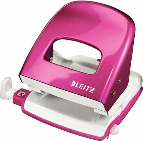 Perforatore 5008 New NeXXt WOW - passo 8 cm - massimo 30 fogli - 2 fori - fucsia metallizzato - Leitz Cancelleria e prodotti per ufficio/Archivio ufficio e accessori per scrivania/Spillatrici e perforatrici/Perforatrici Eurocartuccia - Pavullo, Commerciovirtuoso.it