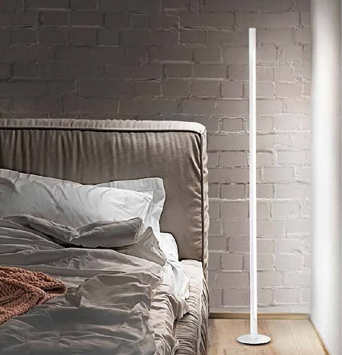 Piantana-moderna-led-Perenz-STICK-6760-B-LC-LED-touch-dimmerabile-lampada-terra