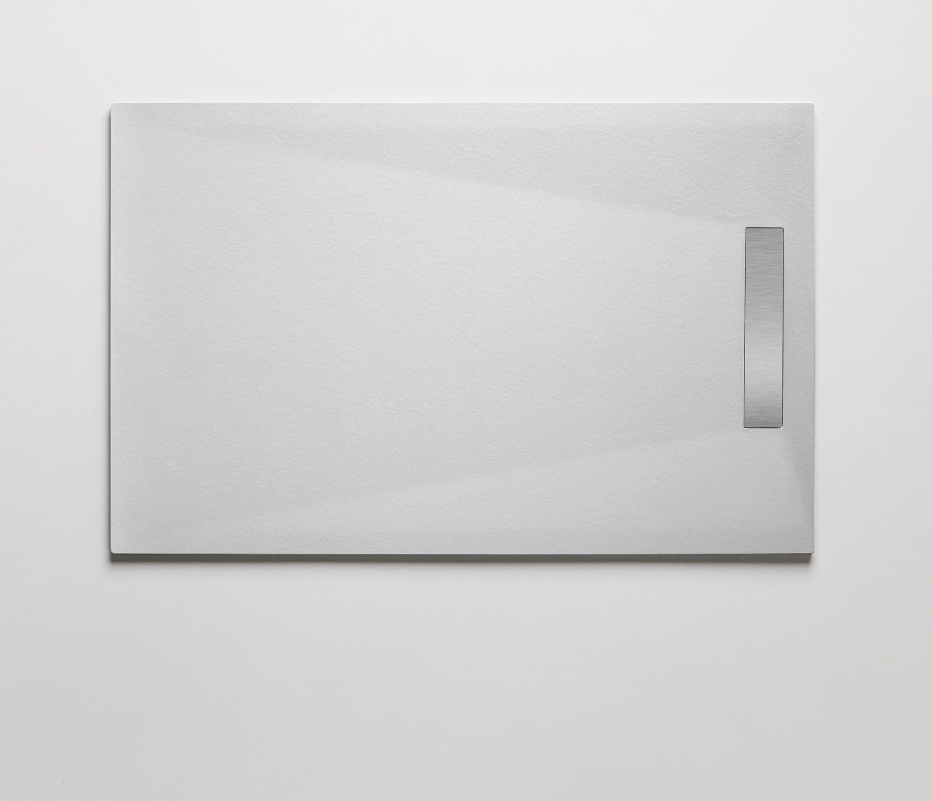 Piatto-Doccia-Resina-finitura-Pietra-Bianco-con-griglia-inox-PURE