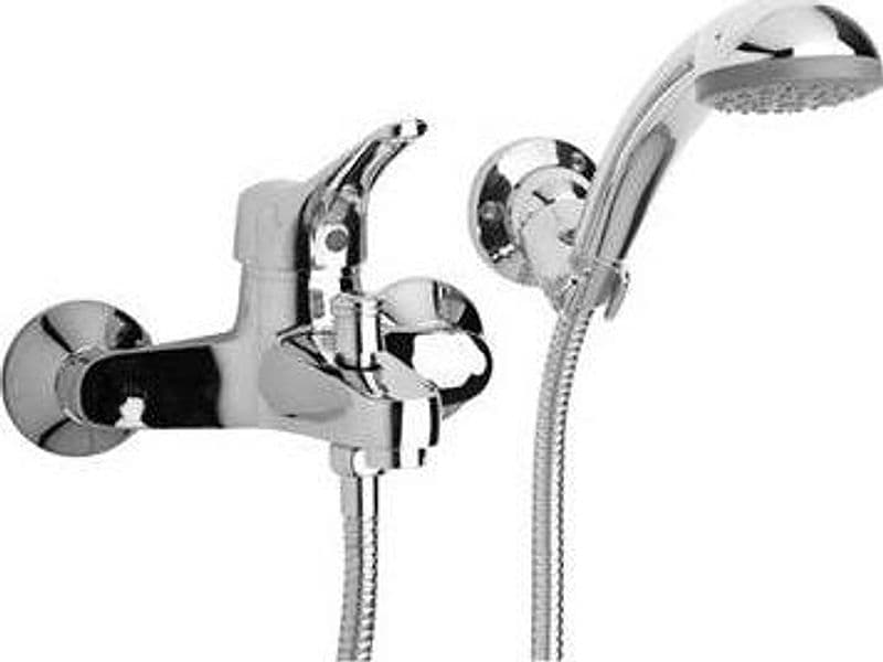 Piralla Miscelatore Vasca Esterno Con Doccia Ariel Rubinetto E Doccetta per Vasca Da Bagno in Ottone Cromato Con Tubo Fai da te/Attrezzature per cucine e bagni/Attrezzature per bagni/Rubinetti per docce e vasche da bagno e parti/Rubinetti per vasca Ferus - Montoro, Commerciovirtuoso.it