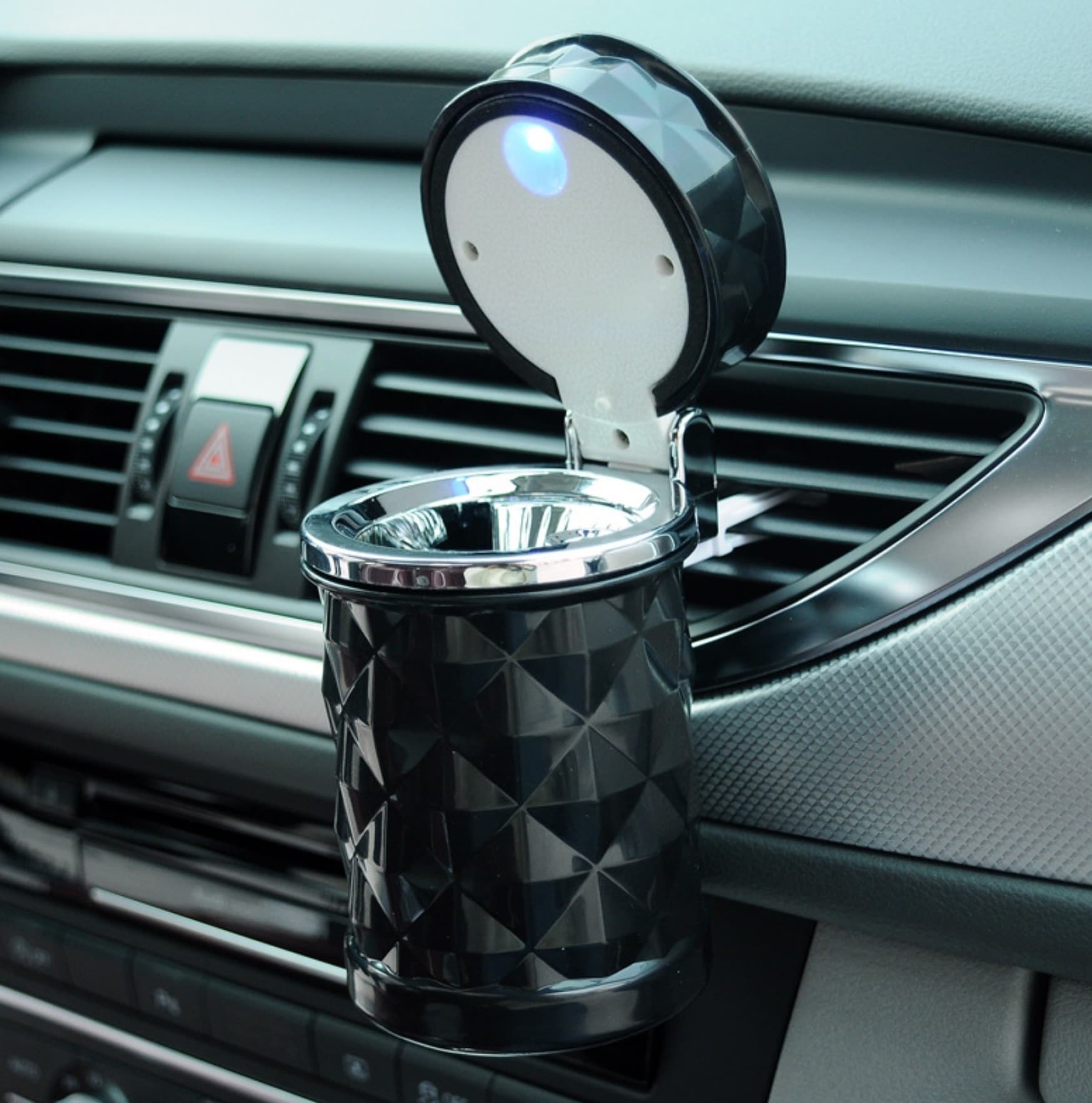 Posacenere Auto Con Led Blu Portacenere A Barattolo Con Luce Ufficio Camper in Posacenere Trade Shop italia - Napoli, commercioVirtuoso.it