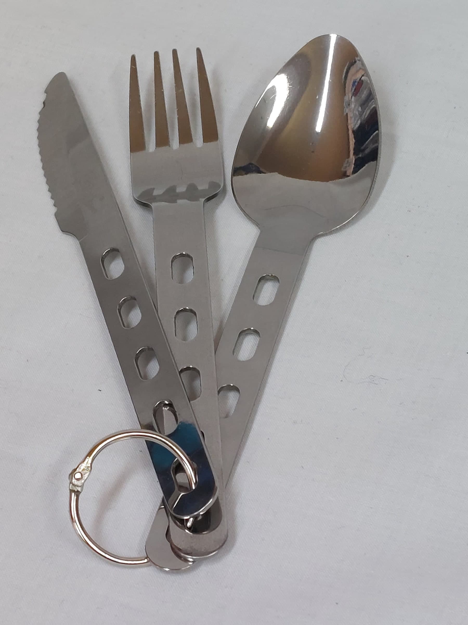 Posate Scout Ultraleggere Forchetta Cucchiaio E Coltello in Acciaio Sport e tempo libero/Attività ricreative all'aperto/Camping e outdoor/Cucine e accessori da campeggio/Stoviglie/Posate Il Distintivo - Pesaro, Commerciovirtuoso.it