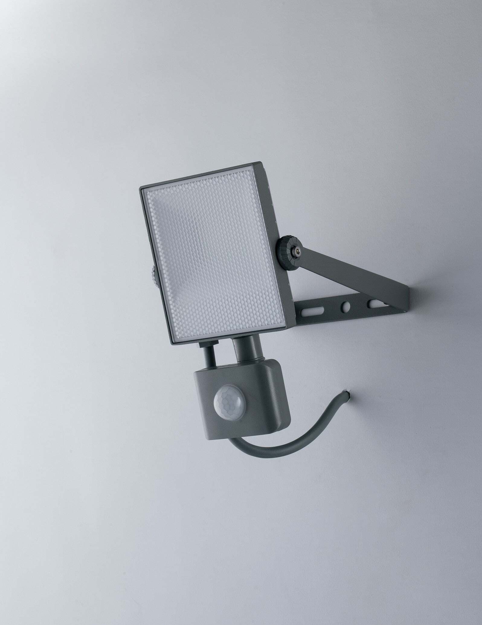 Proiettore Led Elios Silver 10W 800Lm 4000K Ip44 Con Sensore 19,8X11,7X5,9Cm Illuminazione/Illuminazione per esterni/Proiettori Led Mall Home - Napoli, Commerciovirtuoso.it