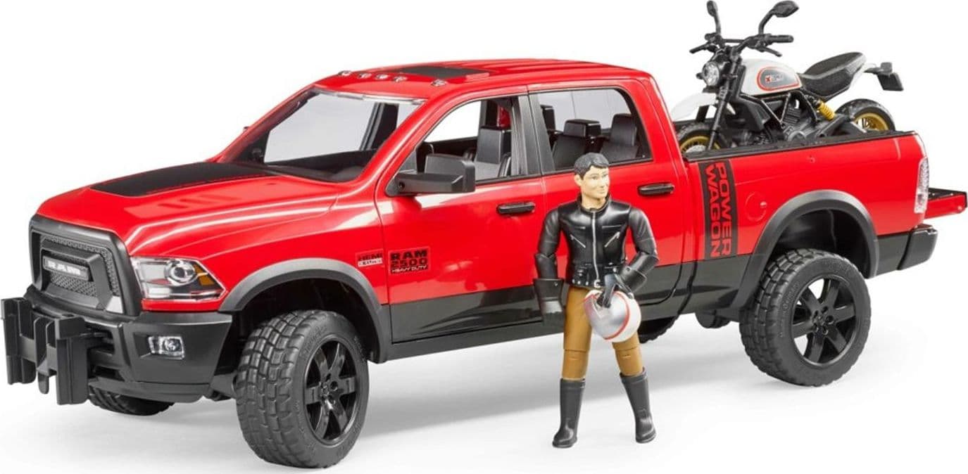 RAM-2500-Power-Wagon-con-Ducati-Scramblr-Bruder
