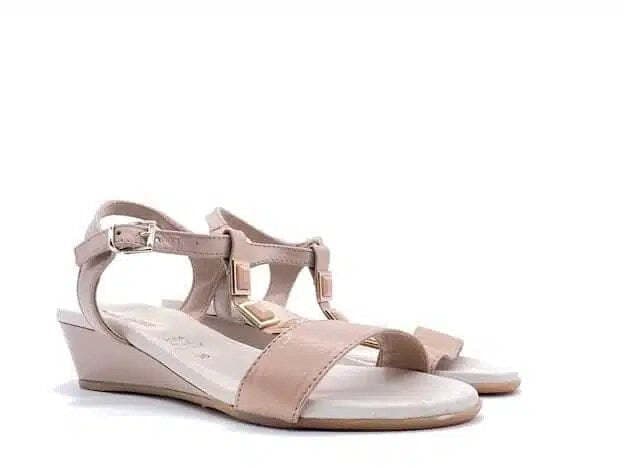 REPO Sandalo donna in pelle beige con borchie in tinta in Sandali moda Calzature Durello - Agna, commercioVirtuoso.it