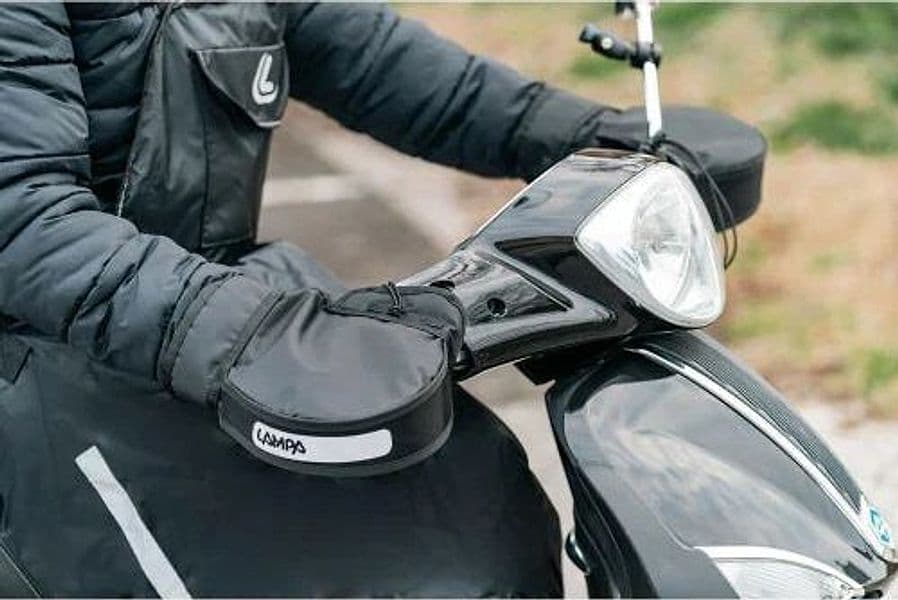 Muffs, coprimani termici universali per moto e scooter in Autocategorizzazione Più Di Più Ideas - Casalnuovo di Napoli, commercioVirtuoso.it