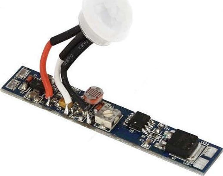 Sensore-Di-Movimento-PIR-+-Light-Sensore-Crepuscolare-12V-24V-8A-Regolabile-Ledlux