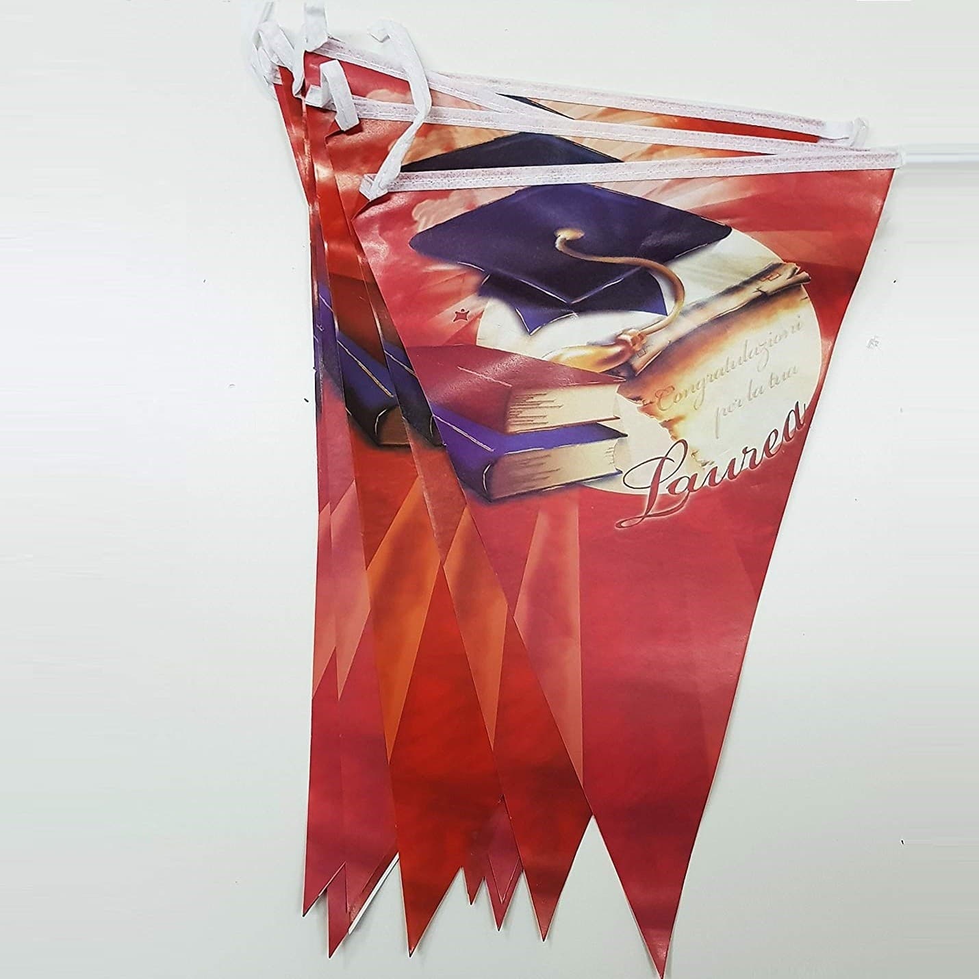 Set-3-Pezzi-Festoni-Laurea-Rosso-12-Bandierine-Dottore-Addobbi-Feste-Festone