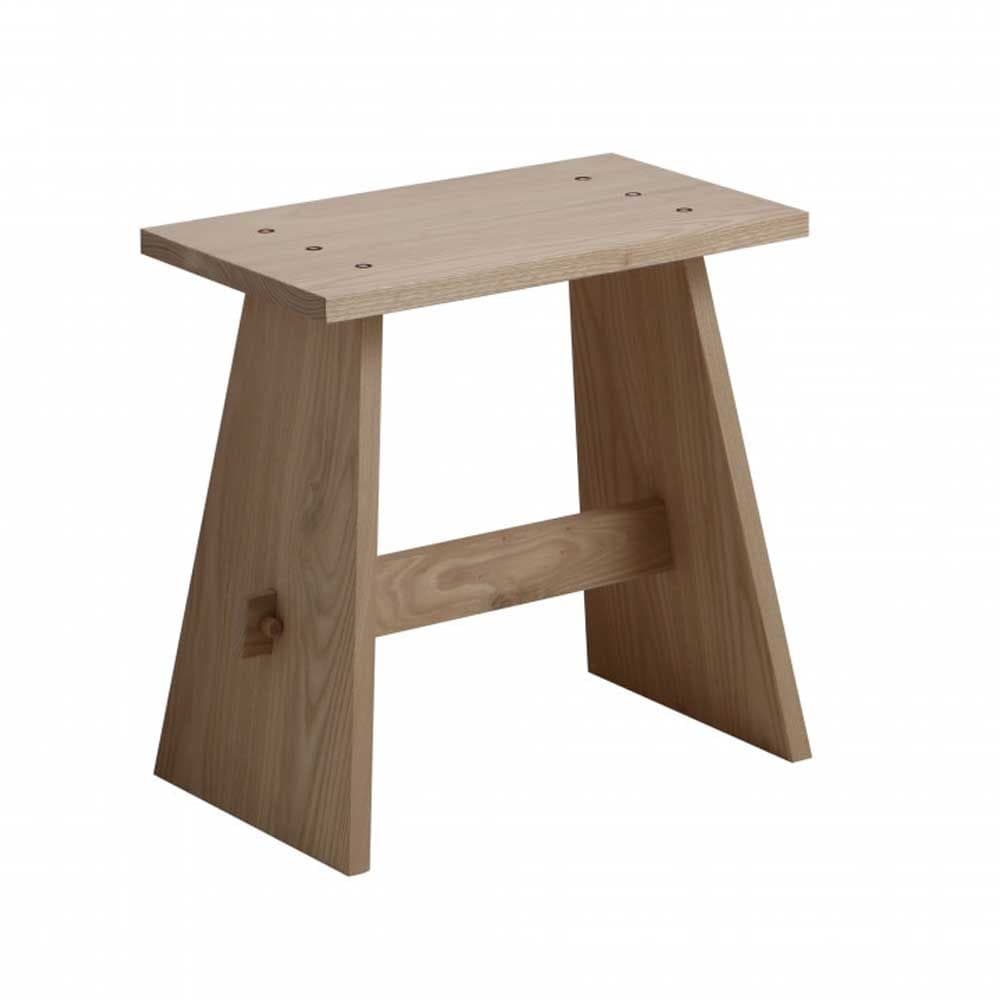 Sgabello-in-legno-massiccio-di-castagno-h45cm