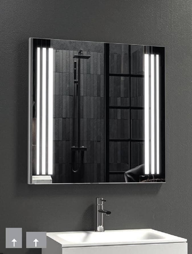 Specchio Da Bagno Quadrato Con Luce LED 75x75 Casa e cucina/Bagno/Mobili da bagno/Specchi da bagno/Specchi da parete Shopbagno.it - Roma, Commerciovirtuoso.it