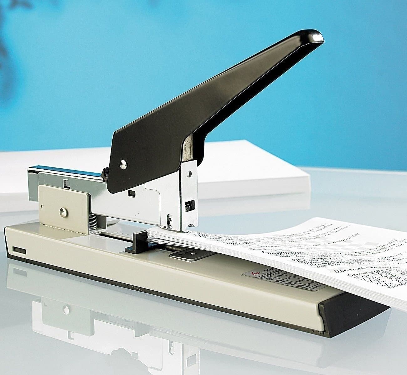 Spillatrice Rilegatrice Cucitrice Graffettatrice Fino A 150 Fogli 6 Punte Dl170 Cancelleria e prodotti per ufficio/Archivio ufficio e accessori per scrivania/Spillatrici e perforatrici/Spillatrici manuali Trade Shop italia - Napoli, Commerciovirtuoso.it
