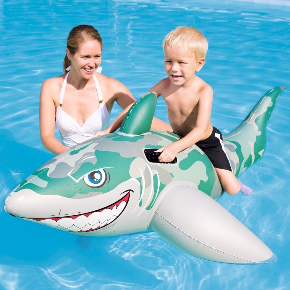 SQUALO CAVALCABILE GIOCO GONFIABILE PER BAMBINI 183X102CM MARE PISCINA Giochi e giocattoli/Sport e giochi all'aperto/Giochi aquatici e piscine per bambini/Canotti e gonfiabili galleggianti Trade Shop italia - Napoli, Commerciovirtuoso.it