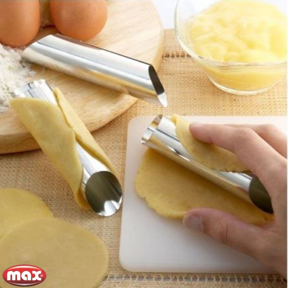 STAMPI CANNOLI E CAKE DESIGN SET 3 PEZZI METALLO ACCESSORI CUCINA KIT DOLCI Casa e cucina/Teglie da forno e accessori per pasticceria/Accessori e utensili per pasticceria/Formine per biscotti Trade Shop italia - Napoli, Commerciovirtuoso.it
