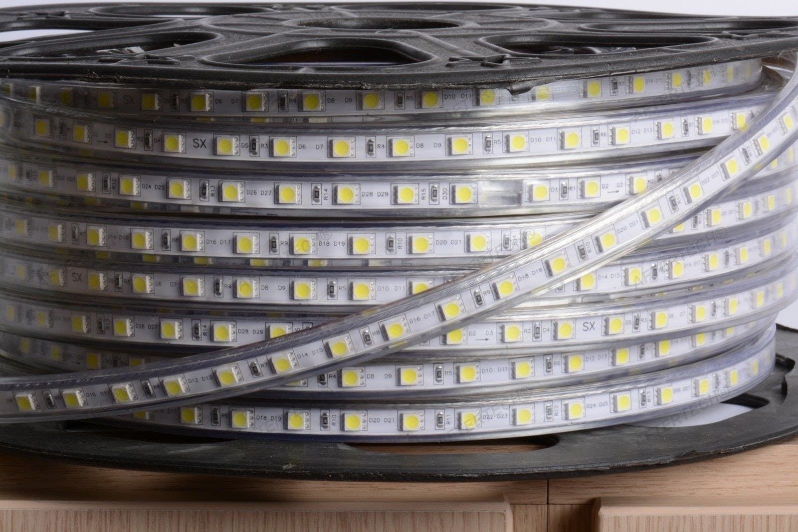 STRISCIA STRIP LED A METRO LED LUCE FREDDA CALDA RGB DRIVER INCLUSO PER ESTERNO Illuminazione/Strisce LED Trade Shop italia - Napoli, Commerciovirtuoso.it
