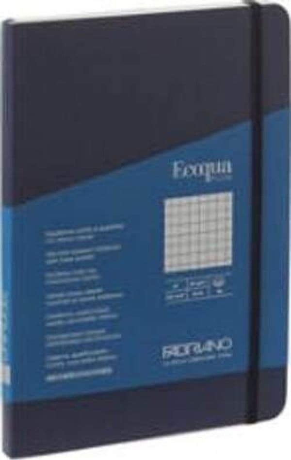 Taccuino EcoQua Plus - con elastico - rilegatura cucita - A5 - 5 mm - 80 fogli - blu scuro - Fabriano Cancelleria e prodotti per ufficio/Carta blocchi e quaderni/Blocchi appunti taccuini e diari/Blocchi appunti e taccuini Eurocartuccia - Pavullo, Commerciovirtuoso.it