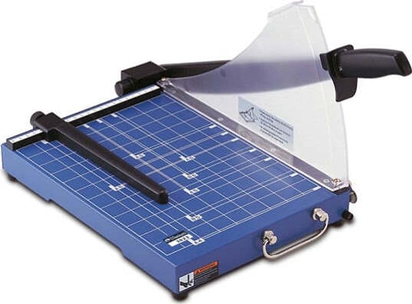 Taglierina a leva 3023 - A4 - 385x405x410 mm - 310 mm (A4) - capacitA' taglio 20 fg - con blocca lama - blu - Titanium