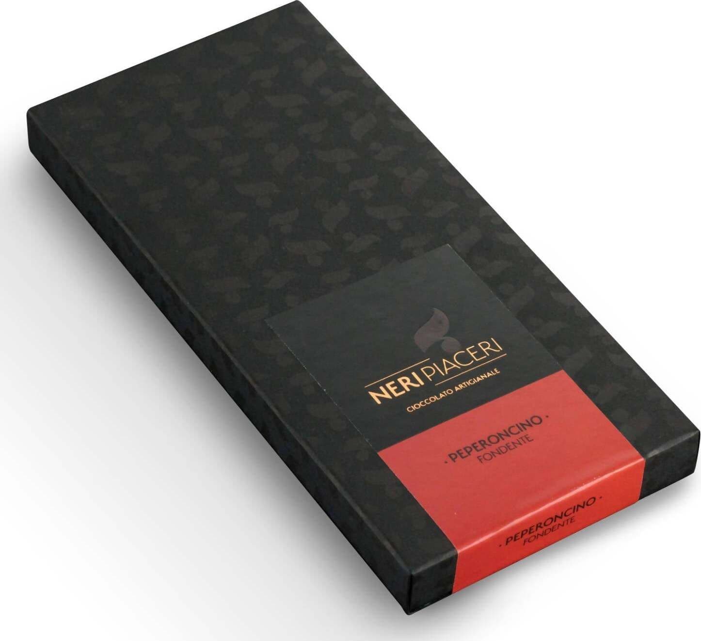 Tavoletta Fondente Al Peperoncino 100gr Neri Piaceri Cioccolato Artigianale Alimentari e cura della casa/Snack dolci e salati/Cioccolata/Barrette/Tavolette Neri Piaceri - Cavezzo, Commerciovirtuoso.it
