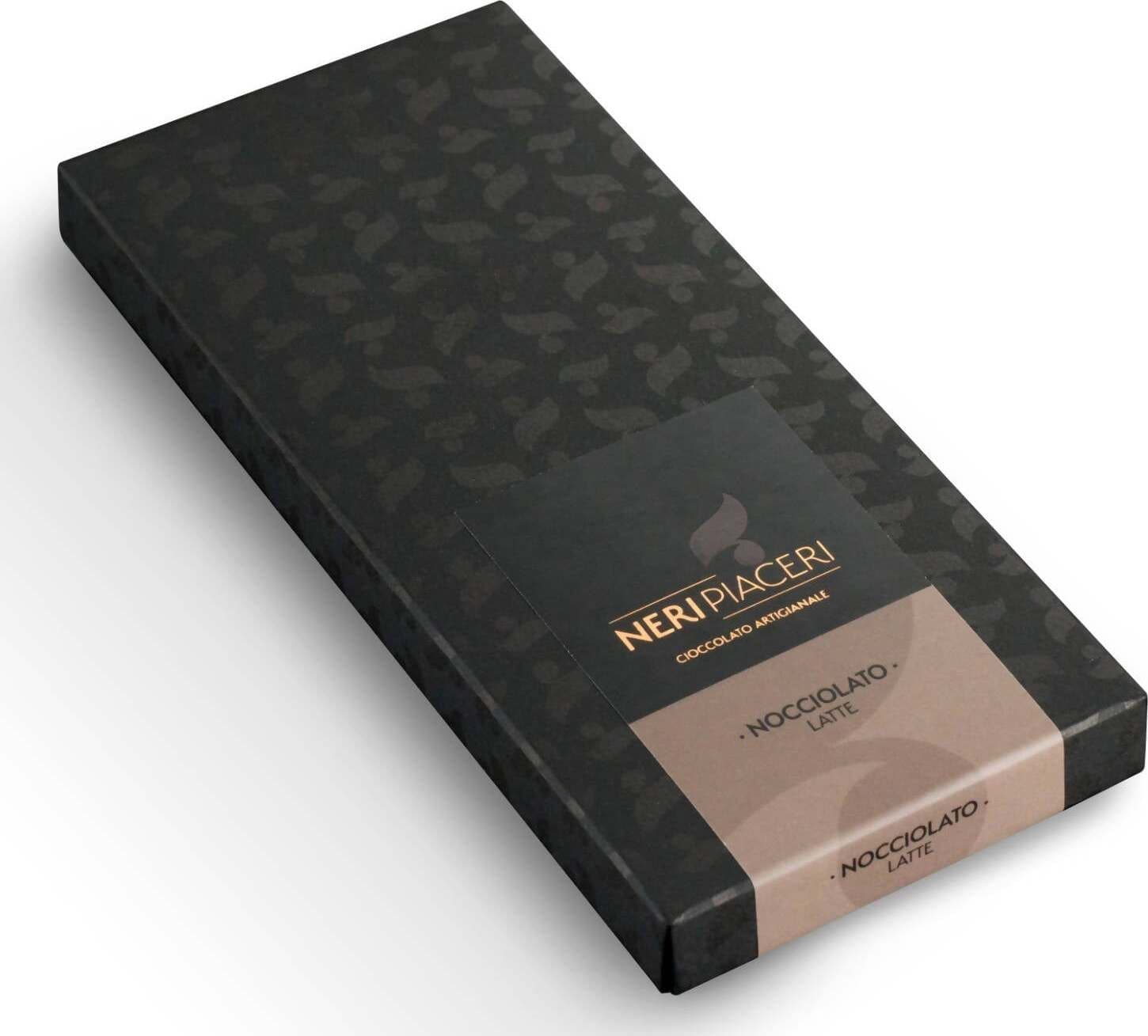 Tavoletta Nocciolata Al Latte 100gr Neri Piaceri Cioccolato Artigianale Alimentari e cura della casa/Snack dolci e salati/Cioccolata/Barrette/Tavolette Neri Piaceri - Cavezzo, Commerciovirtuoso.it
