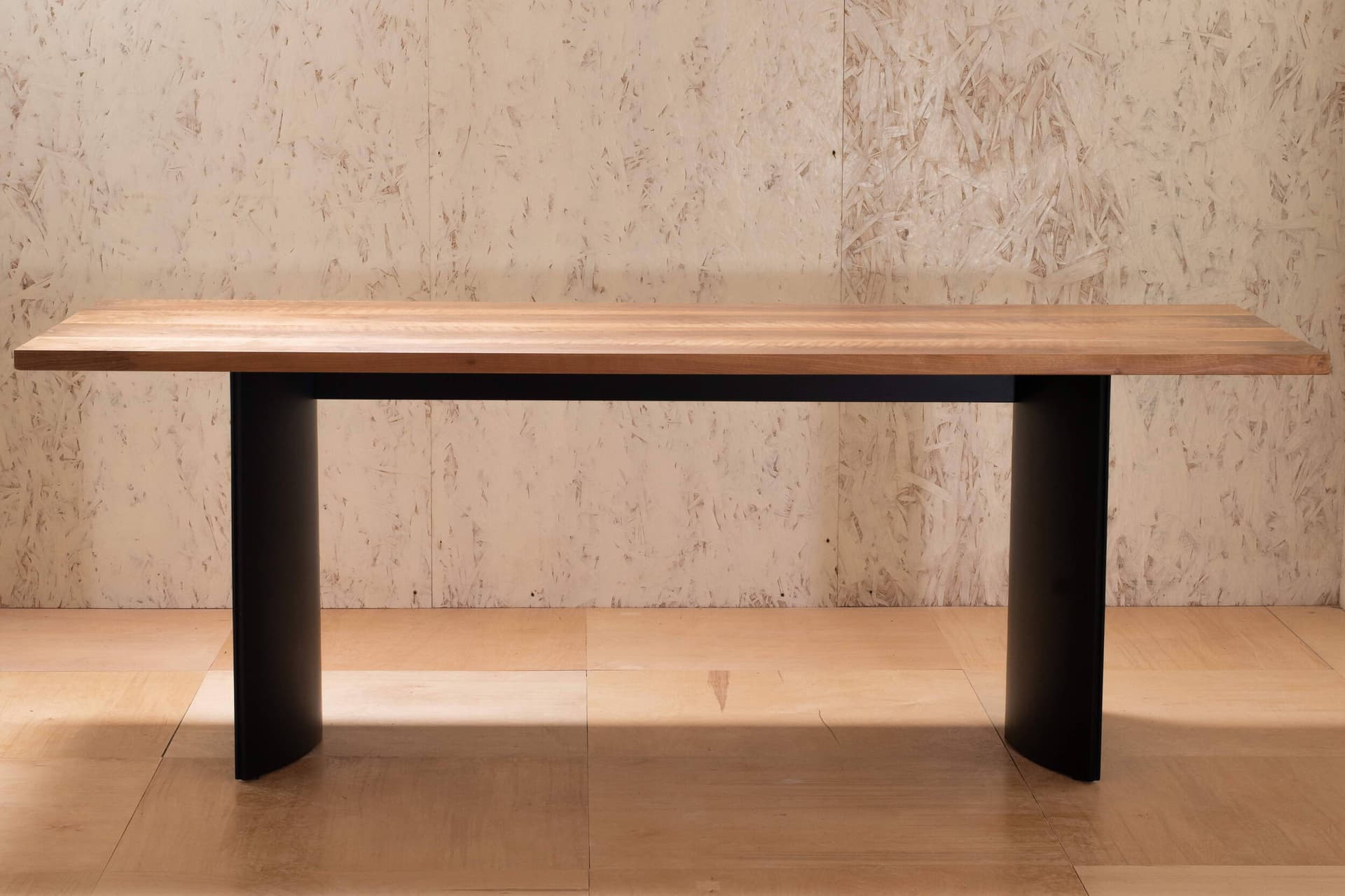Tavolo in Legno da Interno Design e Manifattura Artigianale Italiano 90x180cm o 90 x 220cm Rovere Mogano Noce Teak Inserti Laccati Neri Tavolo da interno Falegnameria Gentili - Rieti, Commerciovirtuoso.it