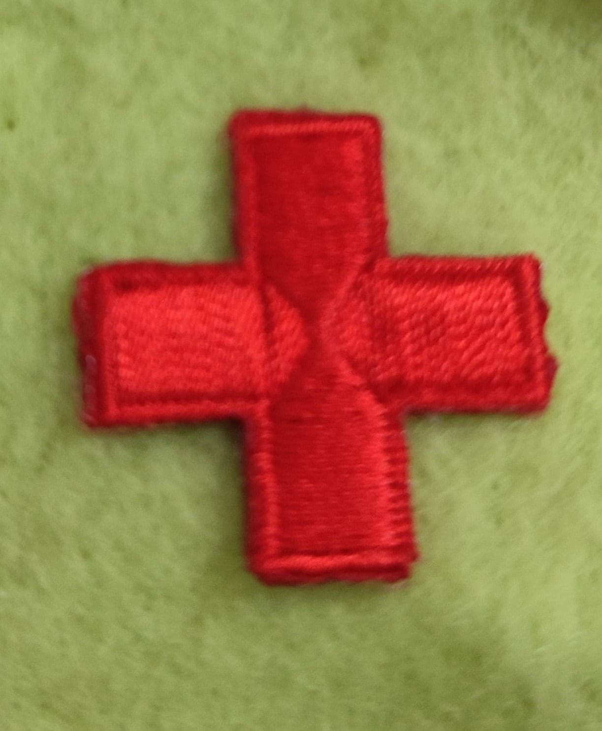 Toppa Mini Croce Rossa Patch Toppa Adesiva per Divisa Di Servizio Casa e cucina/Hobby creativi/Cucito/Rifiniture e abbellimenti/Applique patch e toppe Il Distintivo - Pesaro, Commerciovirtuoso.it