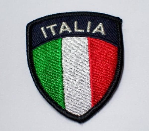 Toppa Scudetto Italia Ricamata Con Velcro Sport e tempo libero/Fan Shop/Abbigliamento/Accessori/Toppe Il Distintivo - Pesaro, Commerciovirtuoso.it