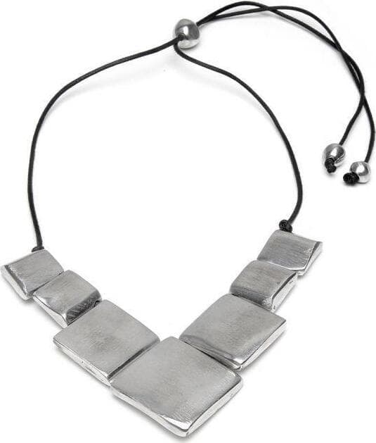 VESTOPAZZO---COLLANA-FILO-PLACCHE-QUADRATE