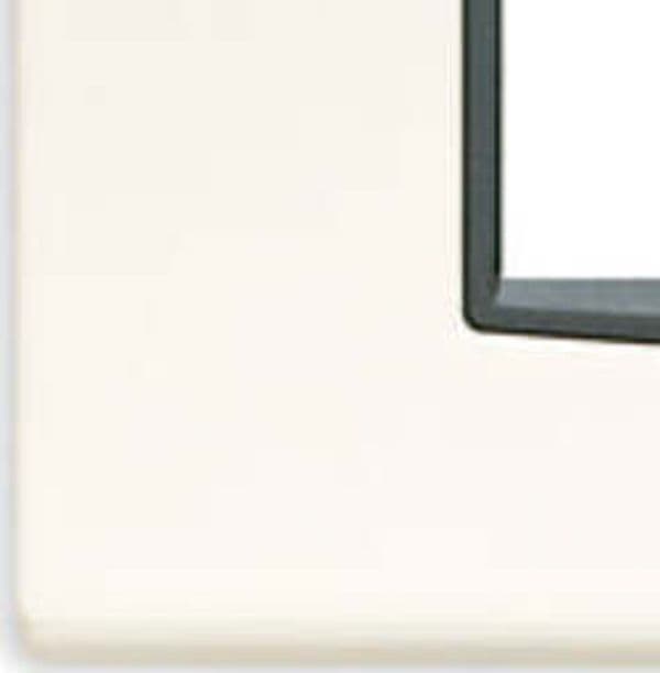 VIMAR---1-PLACCA-EIKON-CLASSIC-4-MODULI-IN-METALLO-COLORE-BIANCO-ARTICO-20654.01