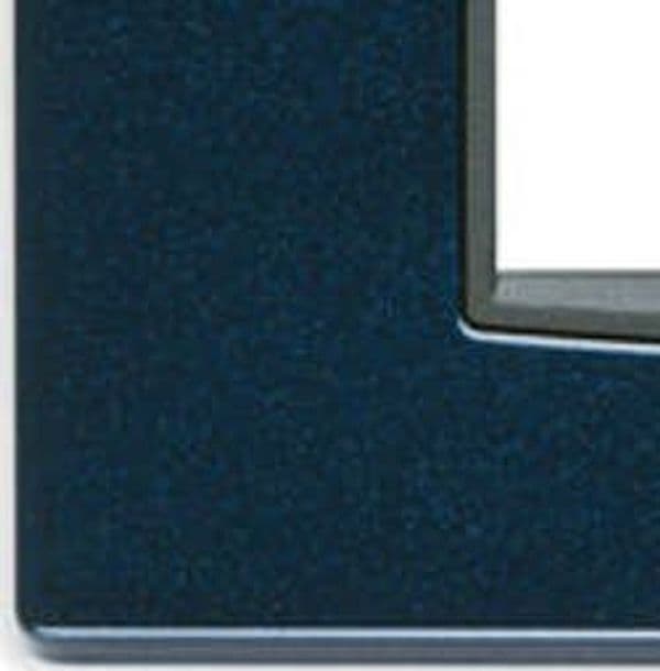 VIMAR---1-PLACCA-EIKON-CLASSIC-4-MODULI-IN-METALLO-COLORE-BLU-TOLEDO-METAL-20654.06