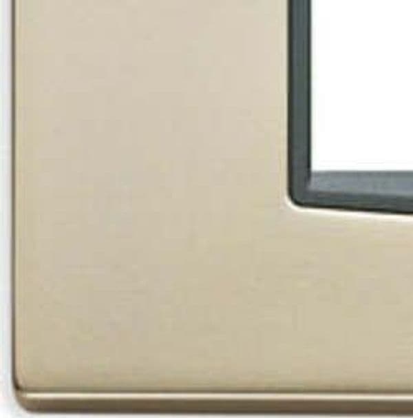 VIMAR---1-PLACCA-EIKON-CLASSIC-4-MODULI-IN-METALLO-COLORE-NICHEL-SATINATO-20654.22