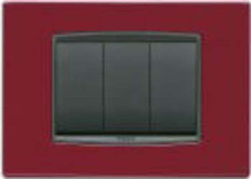 Vimar---Placca-Classic-3-moduli-in-metallo-Serie-Eikon-colore-Rosso-Imperiale-Metal-20653.04