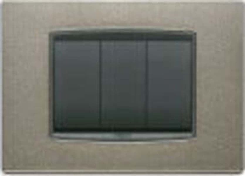 Vimar---Placca-Classic-3-moduli-in-metallo-Serie-Eikon-colore-Titanio-Metal-20653.08