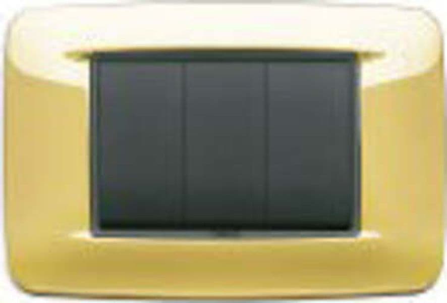 Vimar---Placca-Eikon-Round-3-moduli-in-metallo-colore-oro-lucido-20683.24